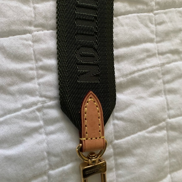 Louis Vuitton Strap - Picture 4 of 16